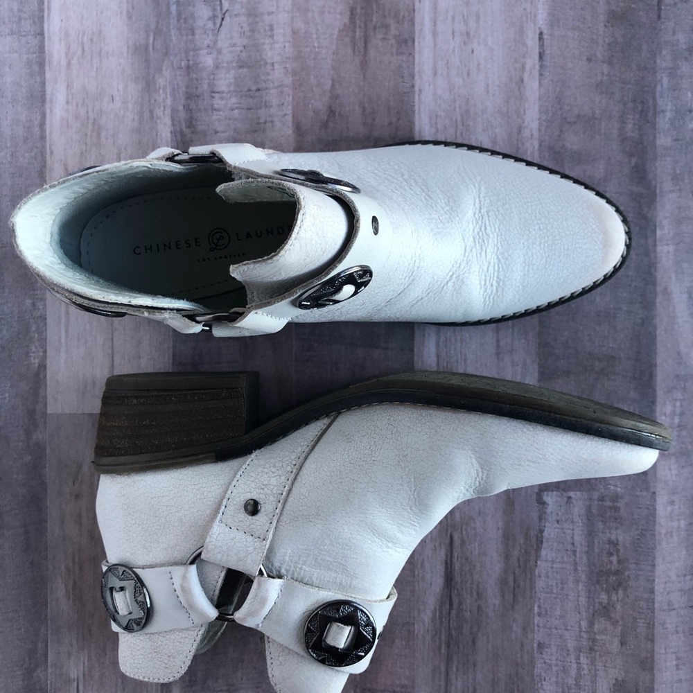 ✨NEVER WORN ✨Chinese Laundry booties